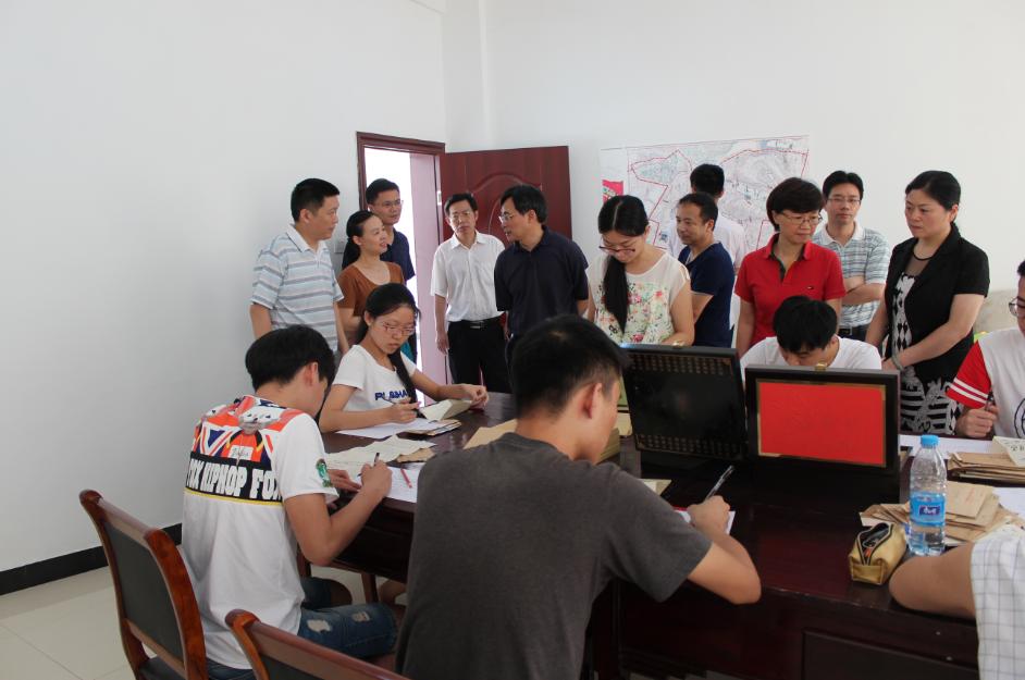 省人社厅副厅长董长麒调研beat365学生实习实训工作